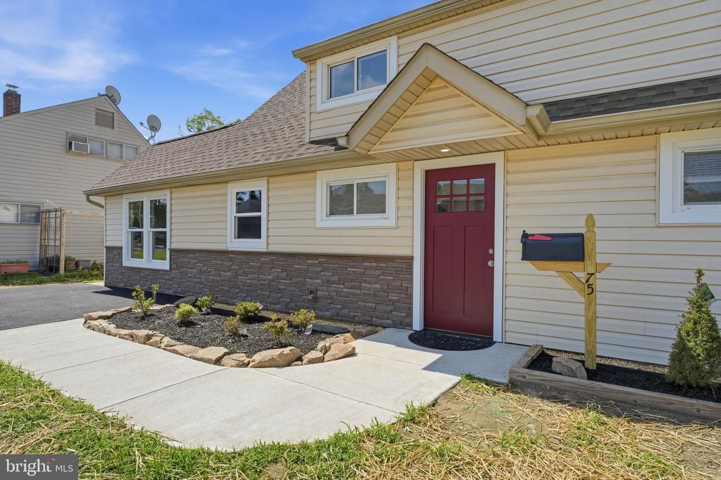 75 Ivy Hill Road photo 2