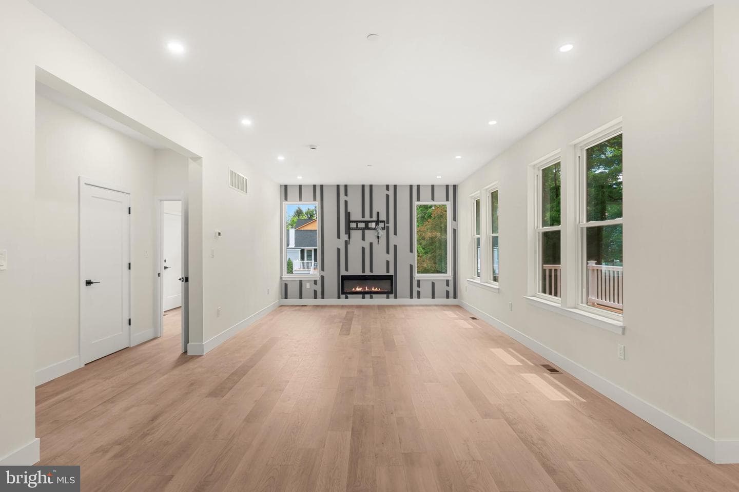 2947 Bridge Street photo 17