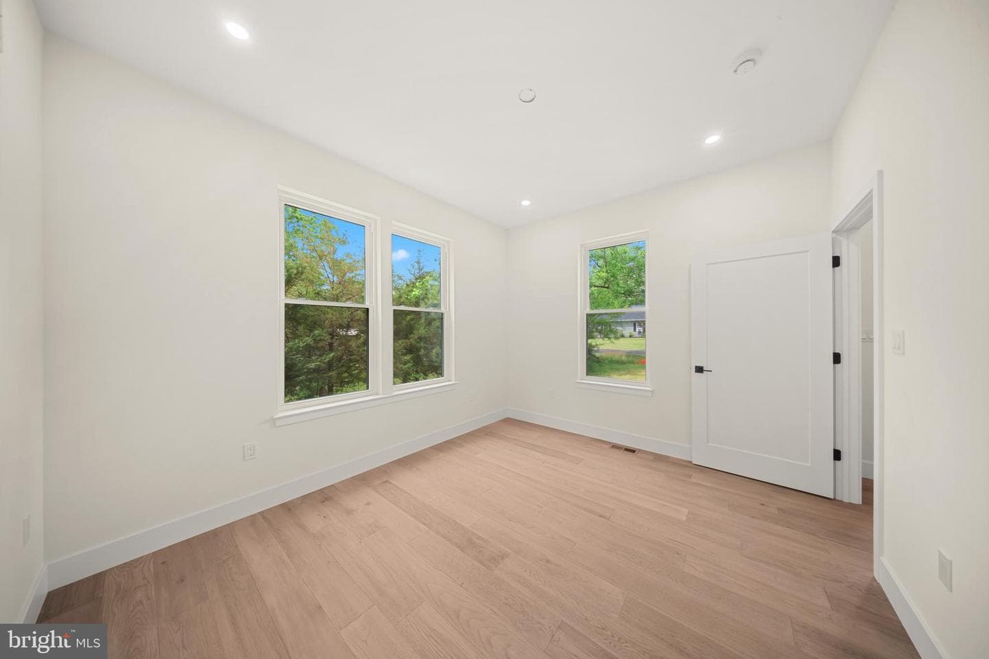 2947 Bridge Street photo 23