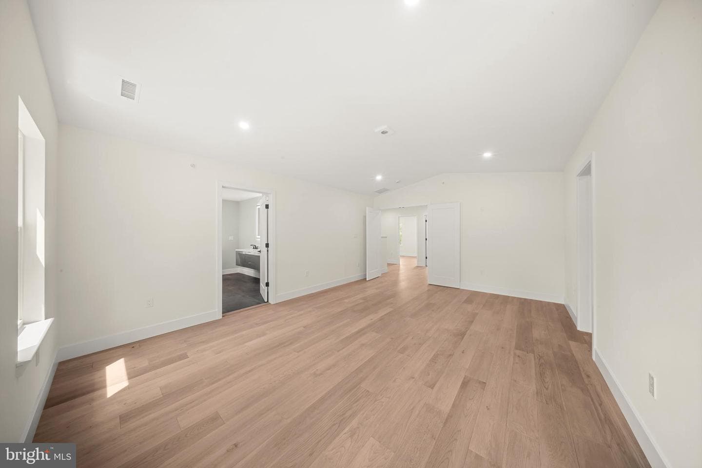 2947 Bridge Street photo 26