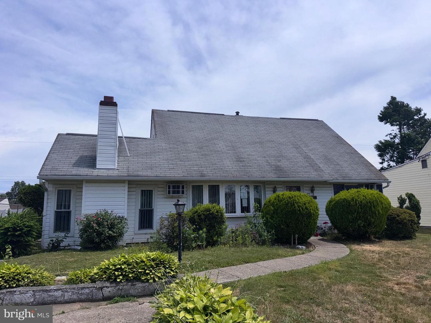 62 Plumtree Road, Levittown
