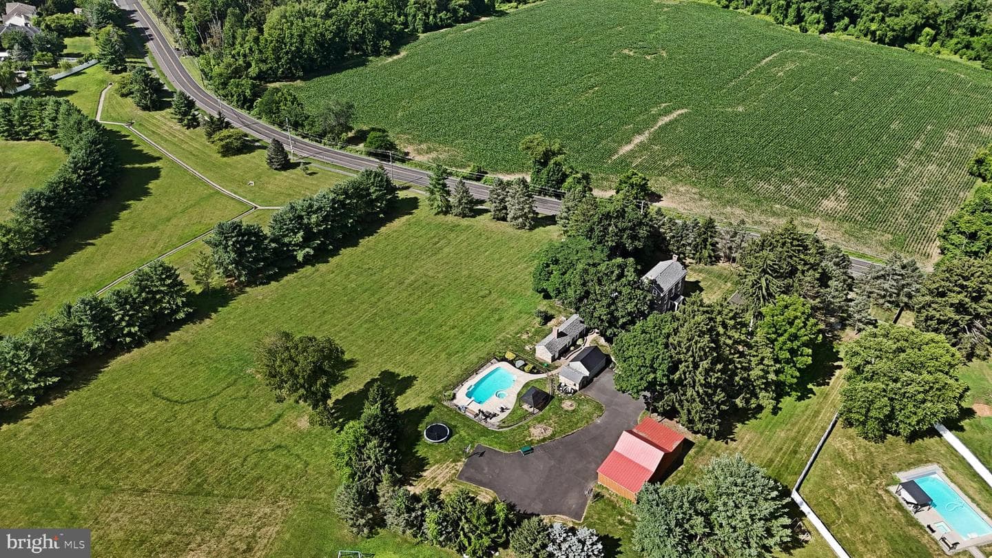 381 Holland Road photo 77