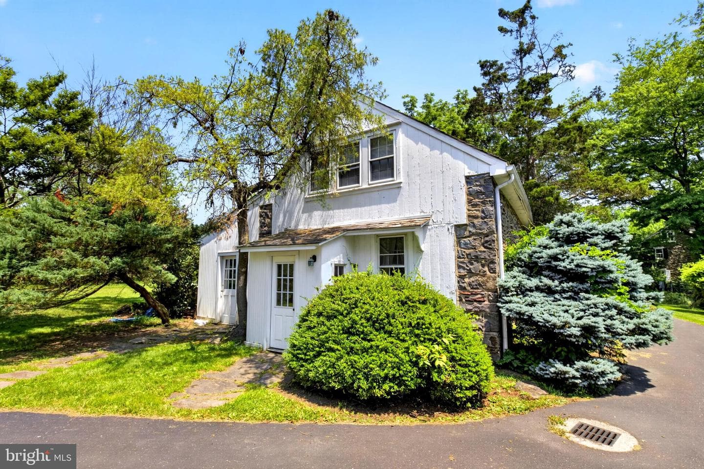 6693 Groveland Road photo 26