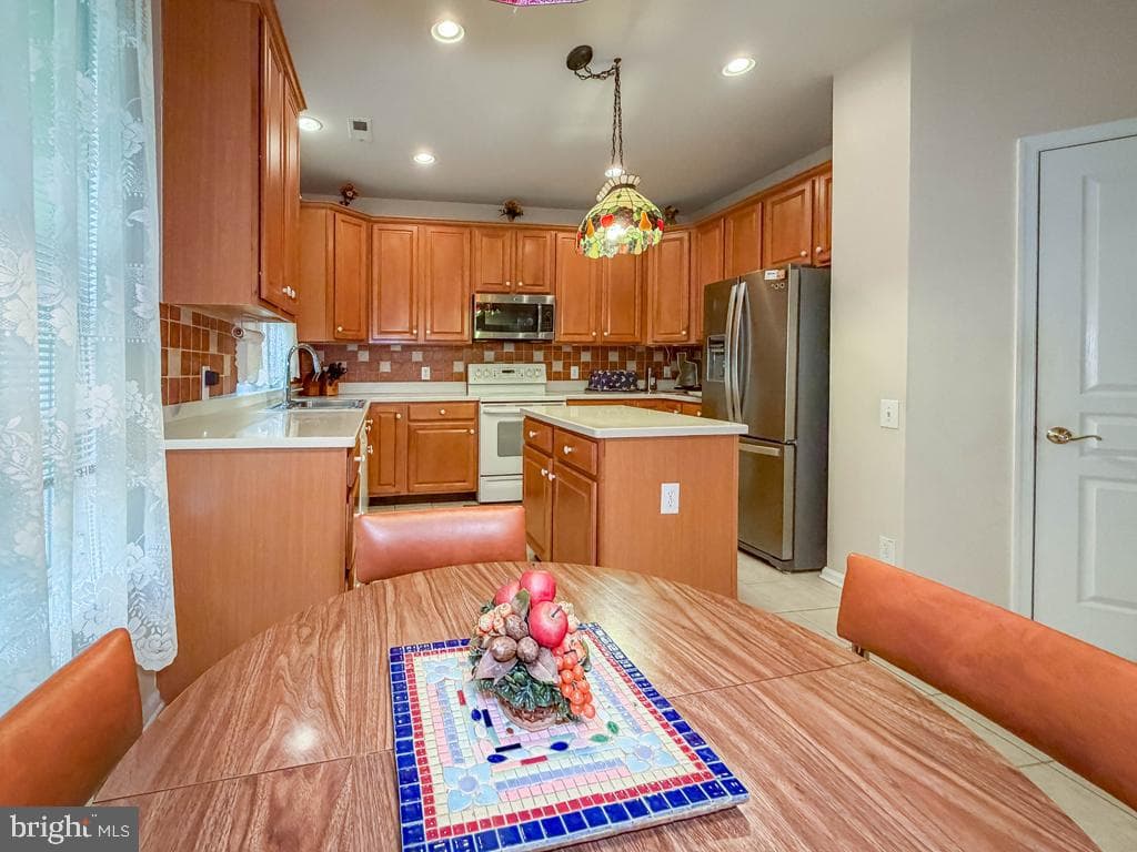 40 Betts Drive photo 11