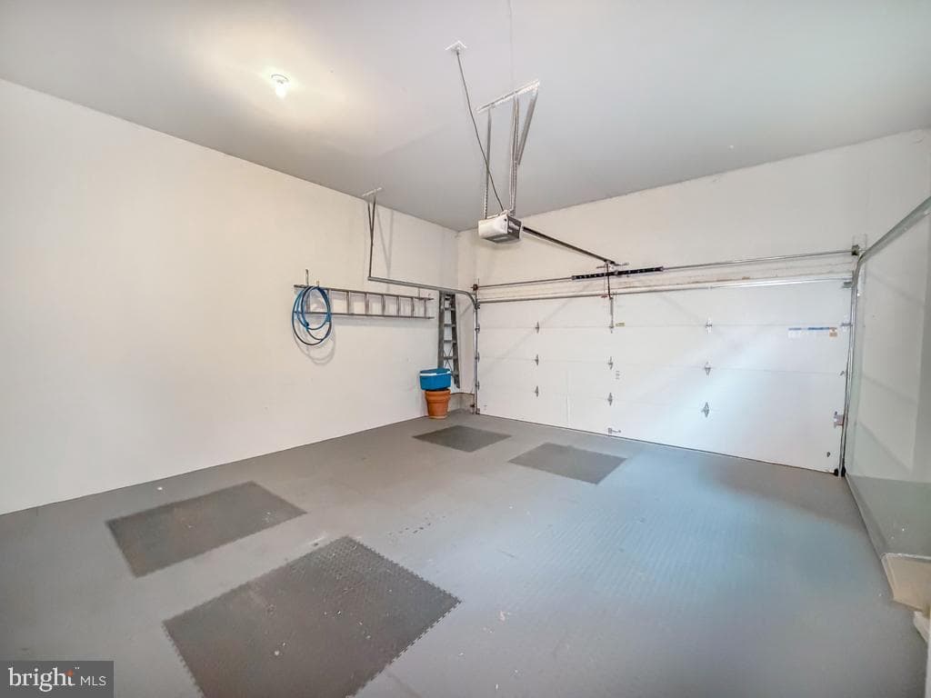 40 Betts Drive photo 48