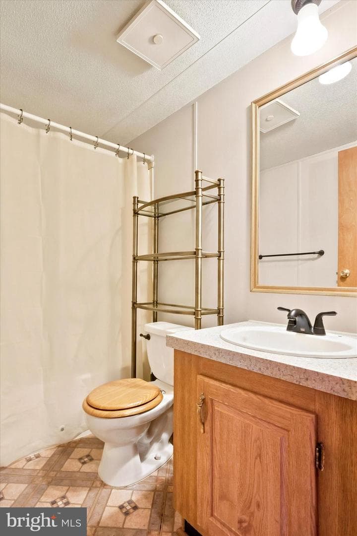 409 Reagan Drive photo 9