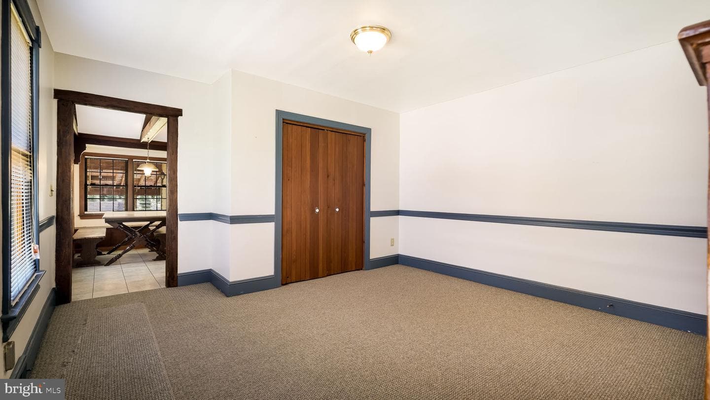 132 E Marshall Avenue photo 8