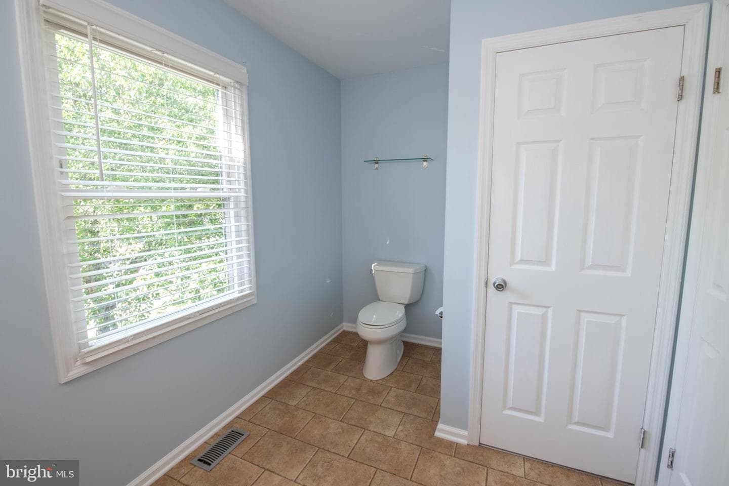 78 Bellwood photo 22