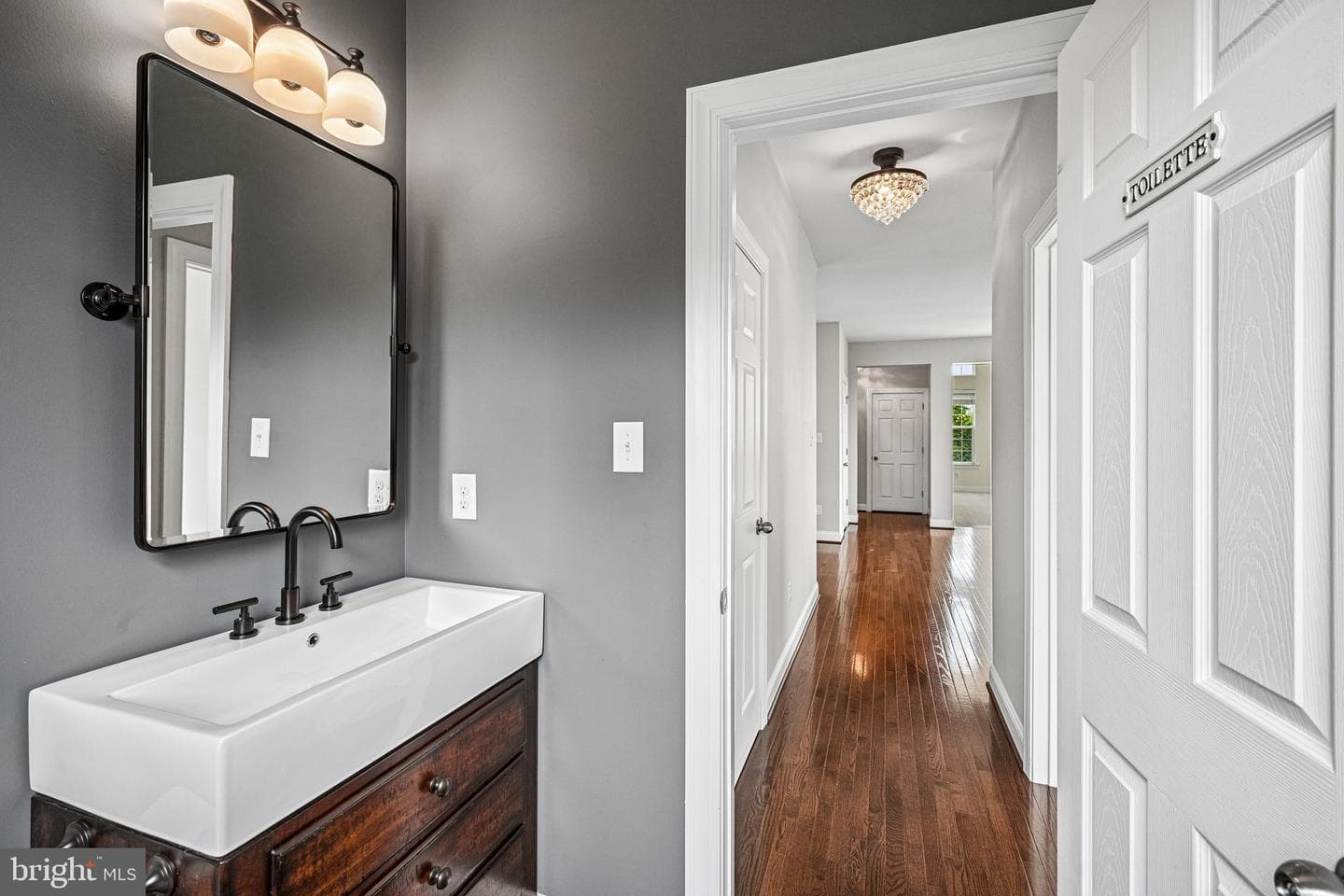 440 Elizabeth Way photo 21