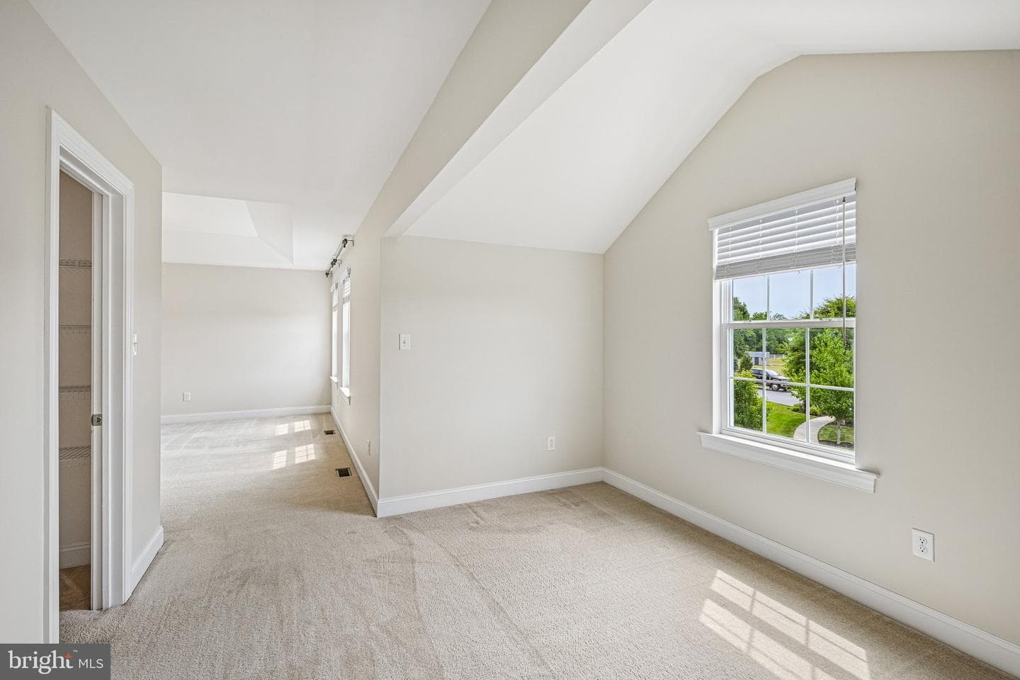 440 Elizabeth Way photo 25