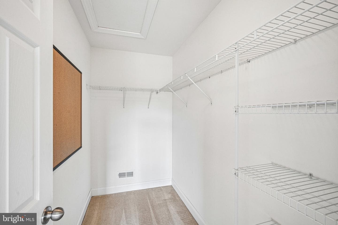 440 Elizabeth Way photo 27