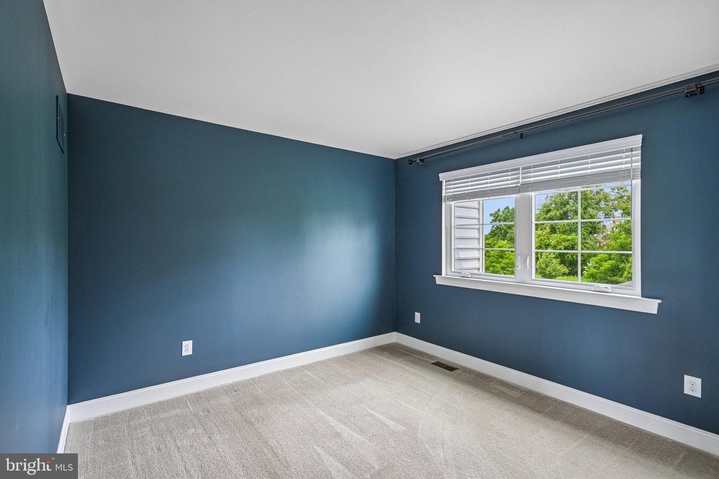 440 Elizabeth Way photo 31