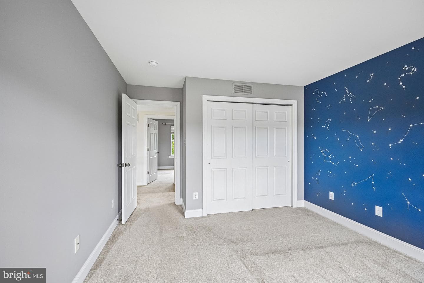 440 Elizabeth Way photo 35