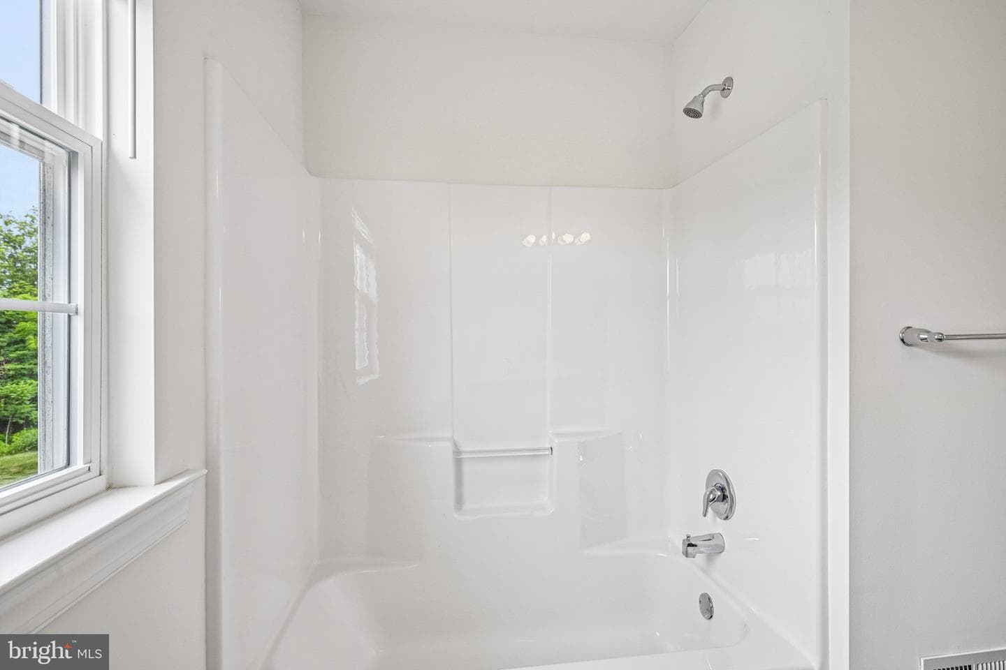 440 Elizabeth Way photo 37