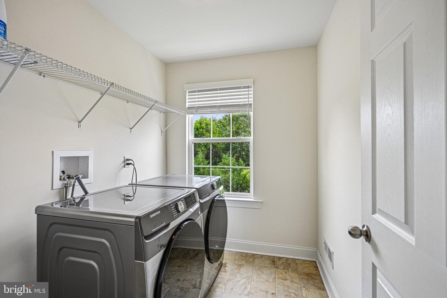 440 Elizabeth Way photo 38