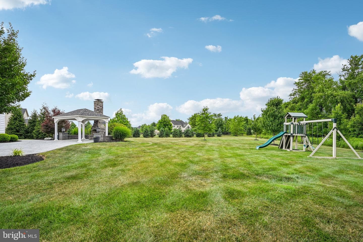 440 Elizabeth Way photo 48