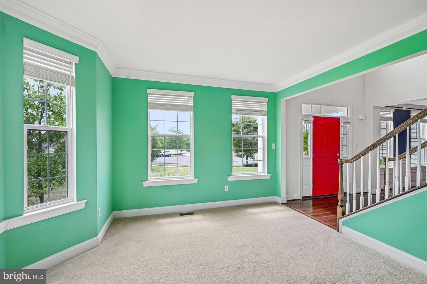 440 Elizabeth Way photo 8