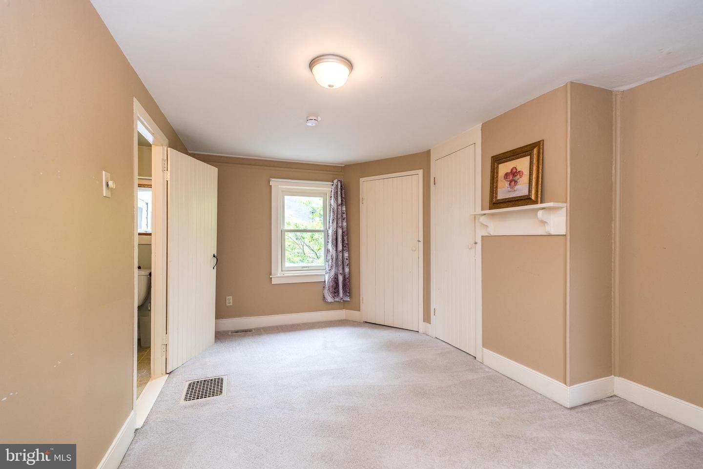 65 Mathews Avenue photo 34