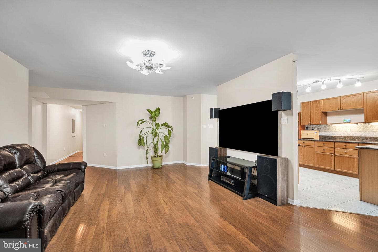 906 Julian Dr W #315 photo 14