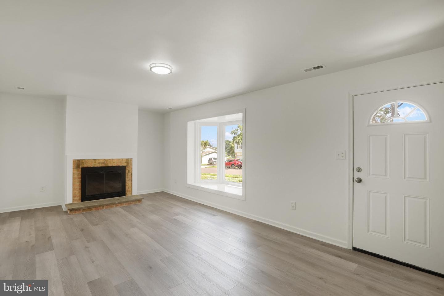 3032 Gilbert Drive photo 4