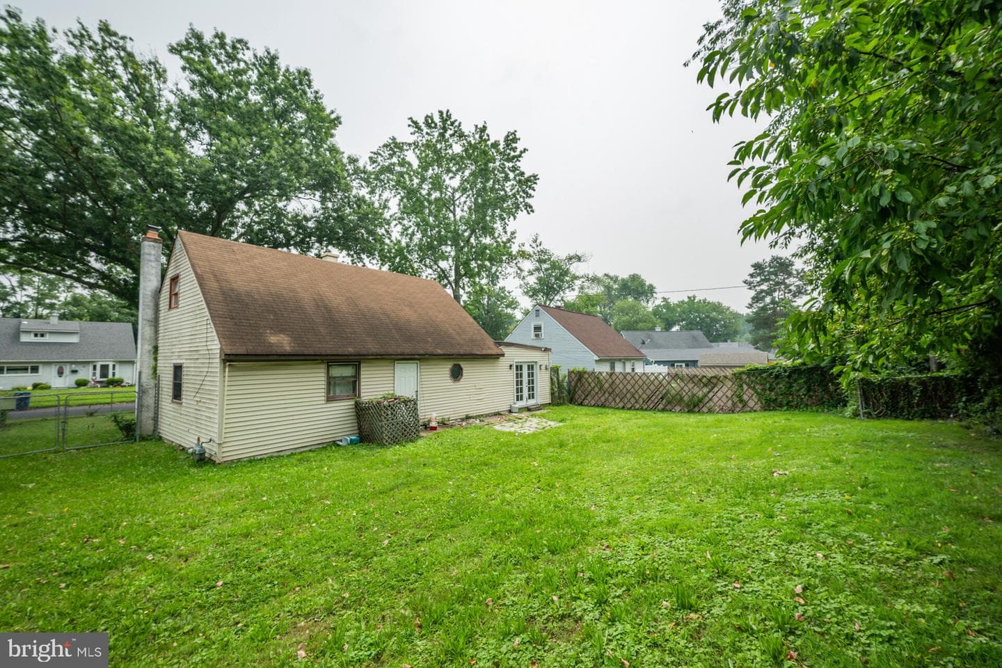 563 Wilk Drive photo 17