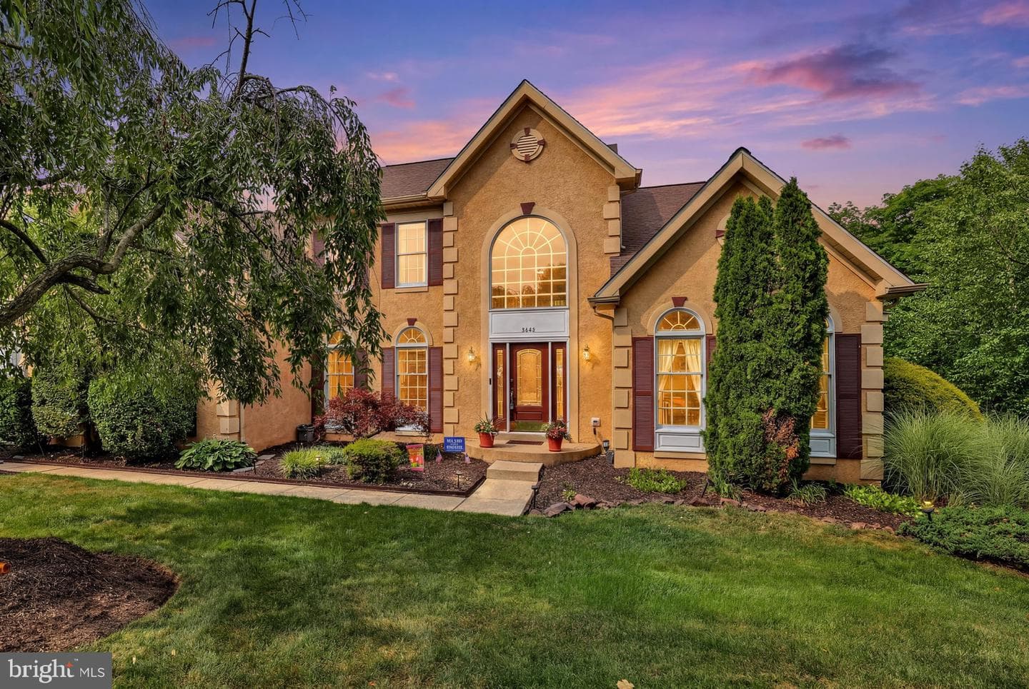 2245 Sunrise Way photo 3