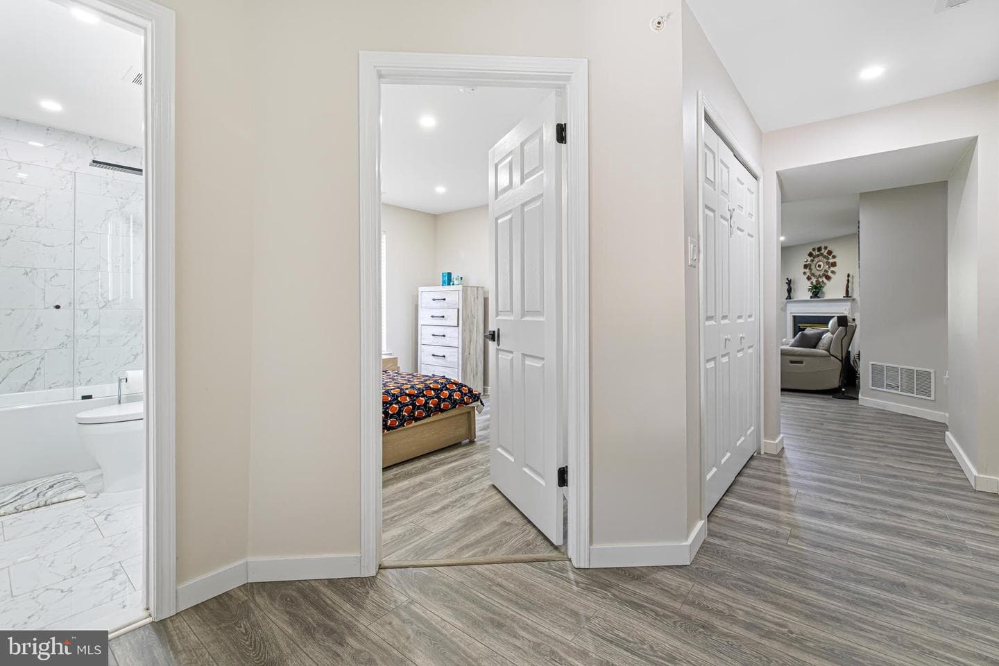 706 Julian Drive W #W photo 13