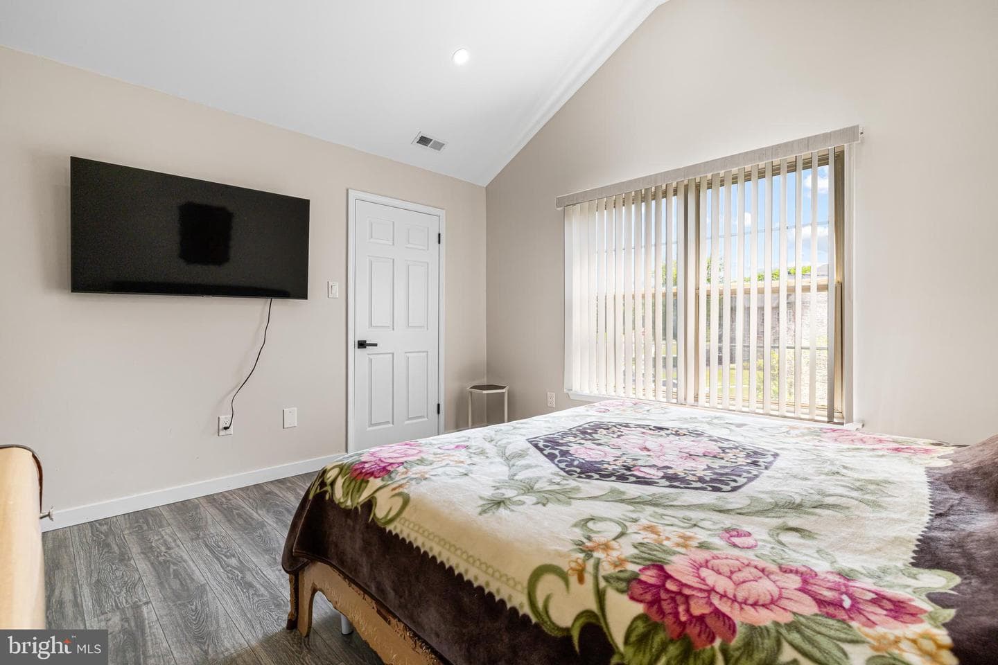 706 Julian Drive W #W photo 14