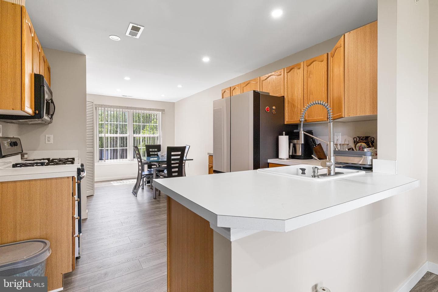 706 Julian Drive W #W photo 9