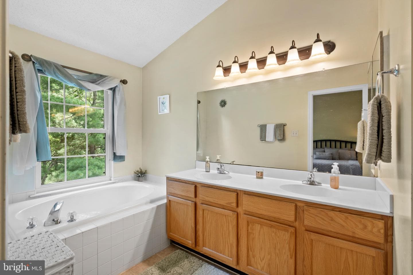 1805 Lynbrooke Drive photo 18