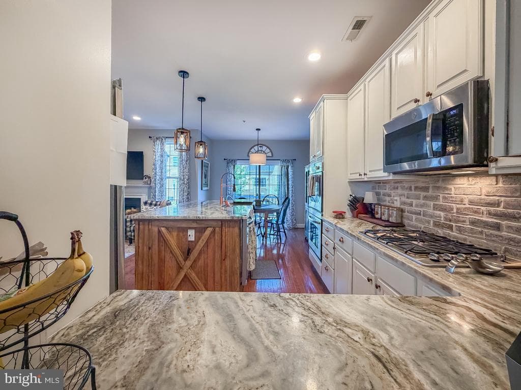 2410 Rosemont Terrace photo 14