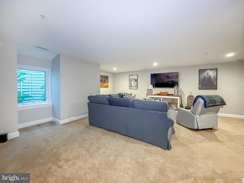 2410 Rosemont Terrace photo 19
