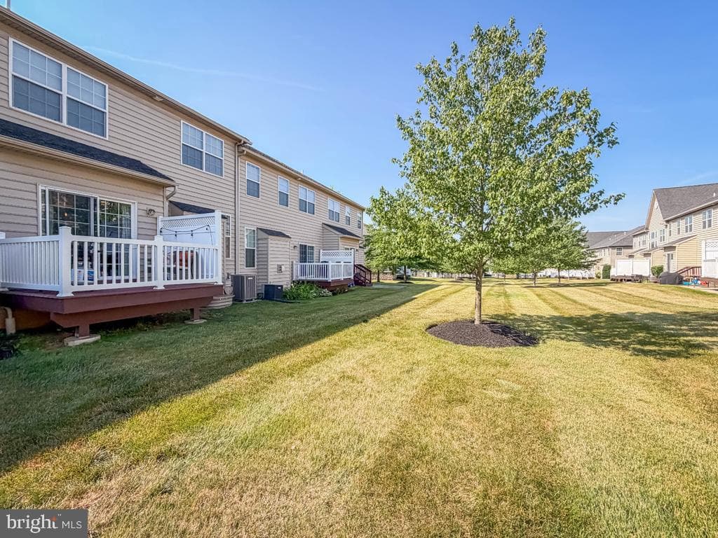 2410 Rosemont Terrace photo 4