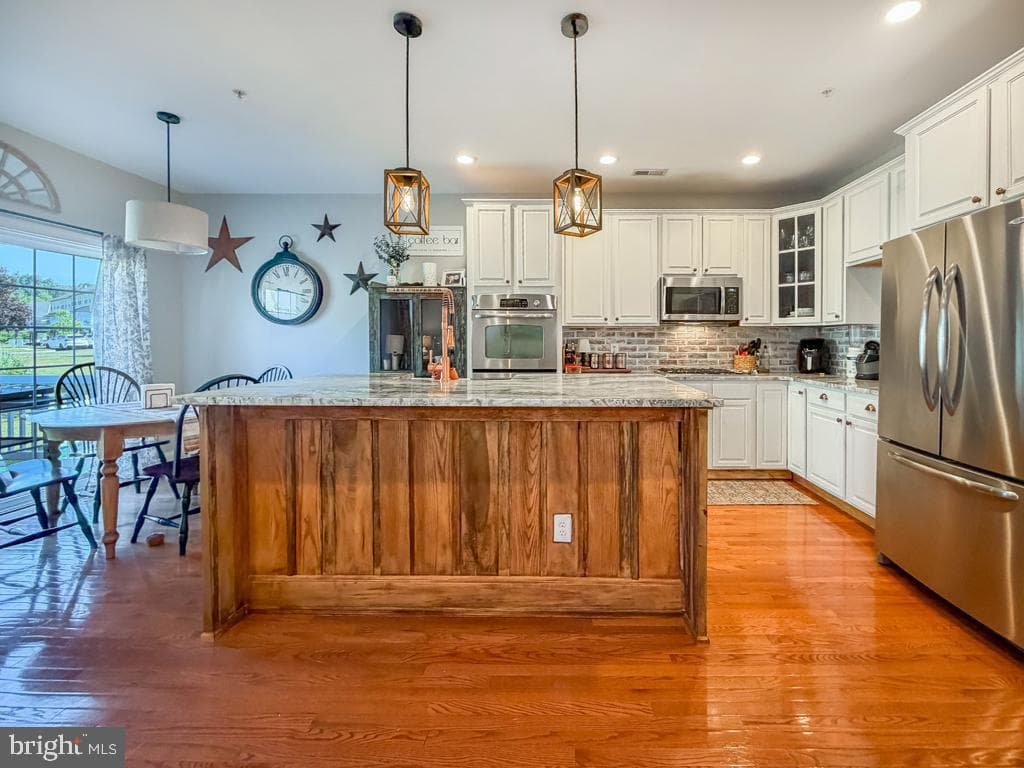 2410 Rosemont Terrace photo 7