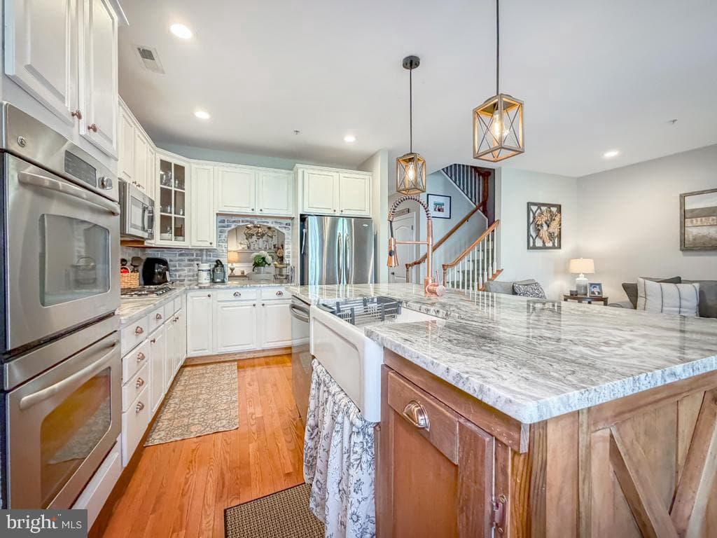 2410 Rosemont Terrace photo 8