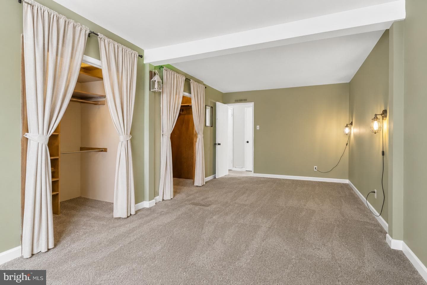 586 Doloro Drive photo 21
