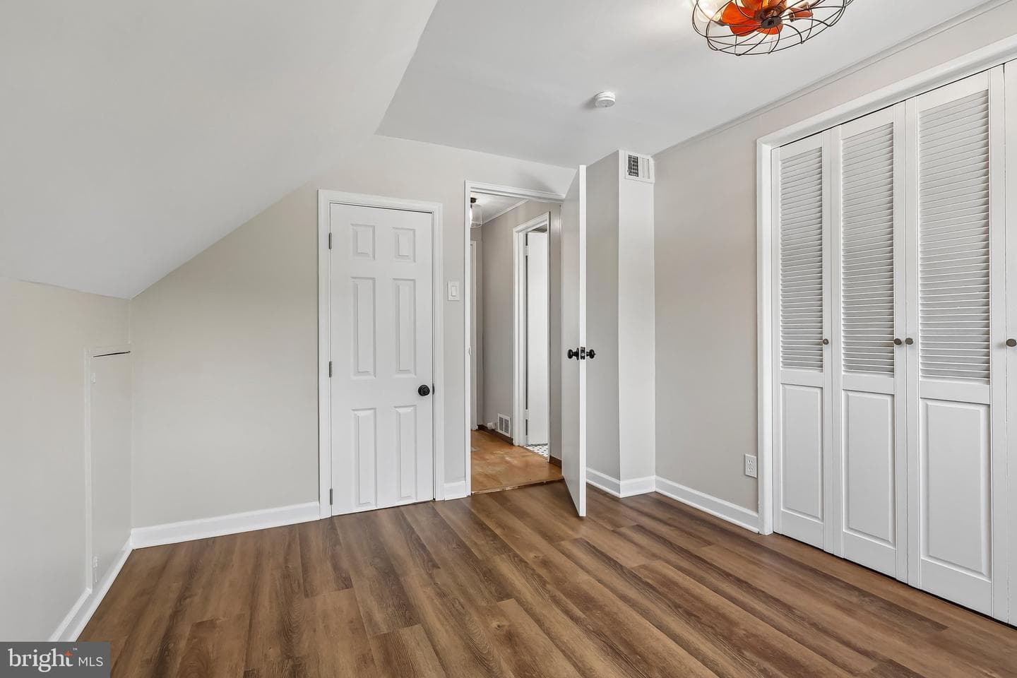 586 Doloro Drive photo 30
