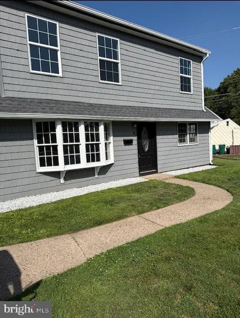 8 Parkside Circle, Levittown