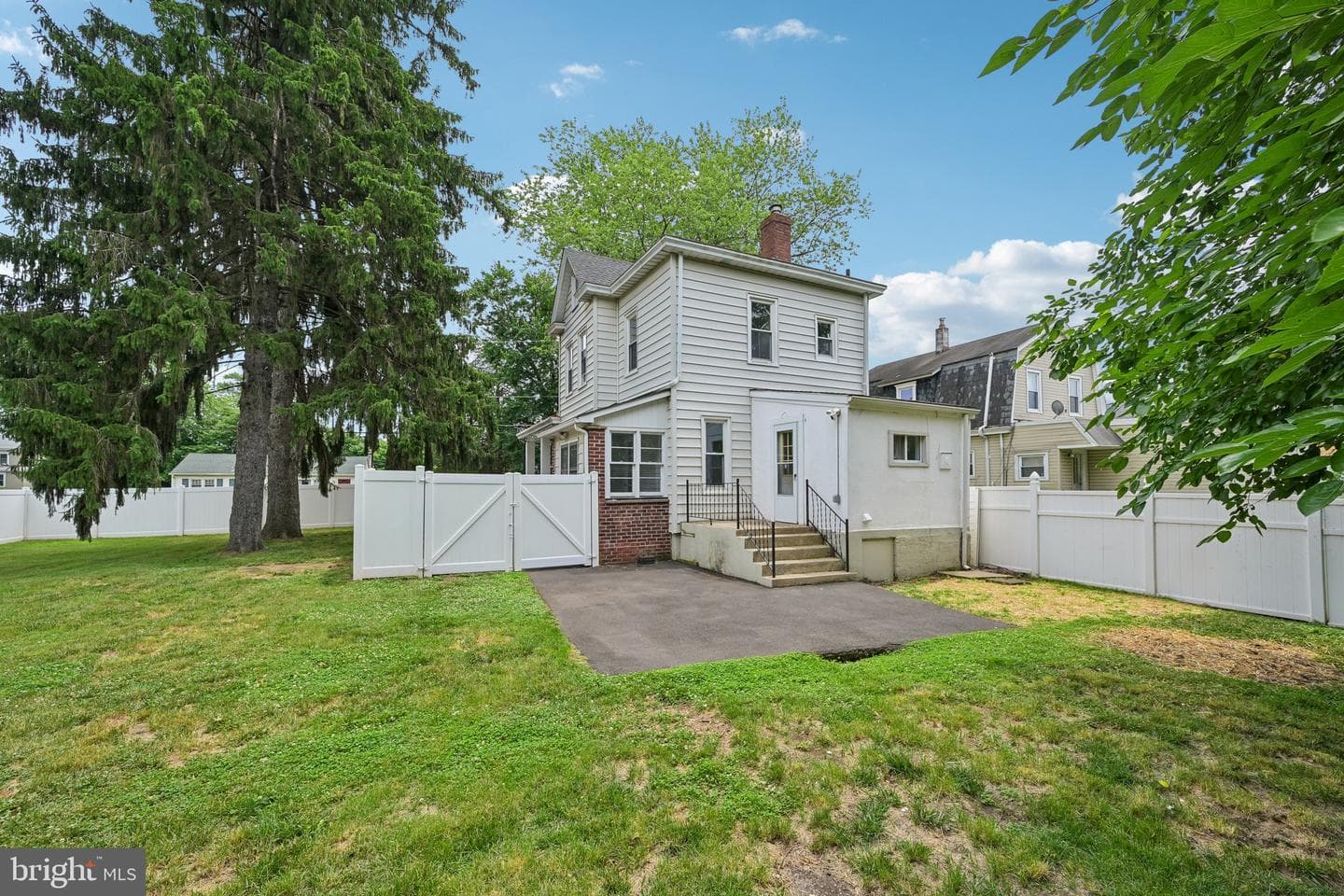 226 Robertson Avenue photo 7