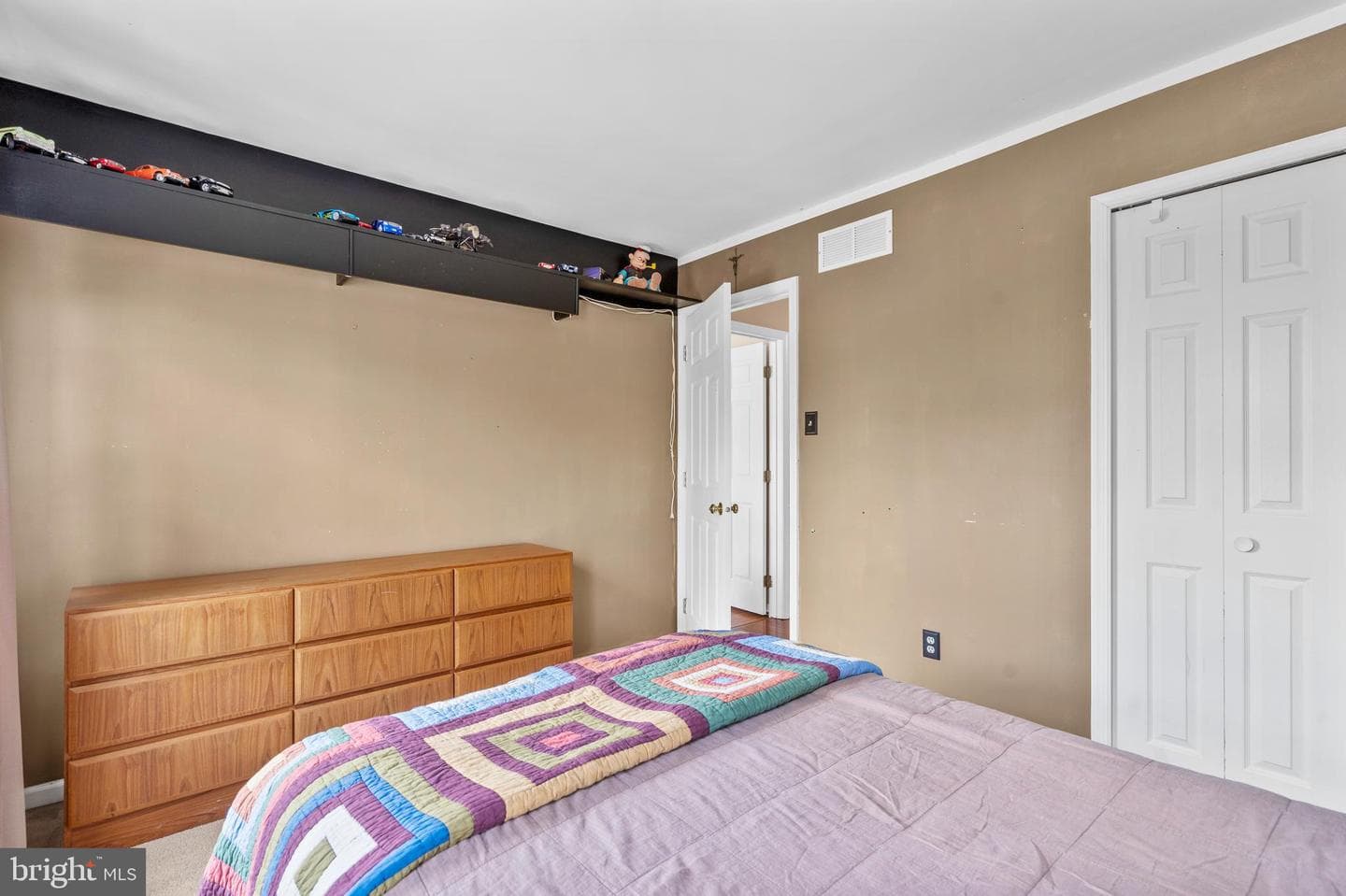 2 Sutton Court photo 22