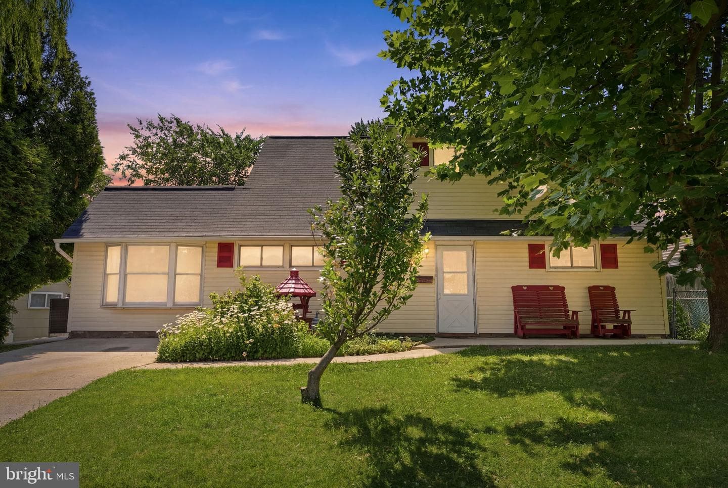 407 Holly Drive, Levittown