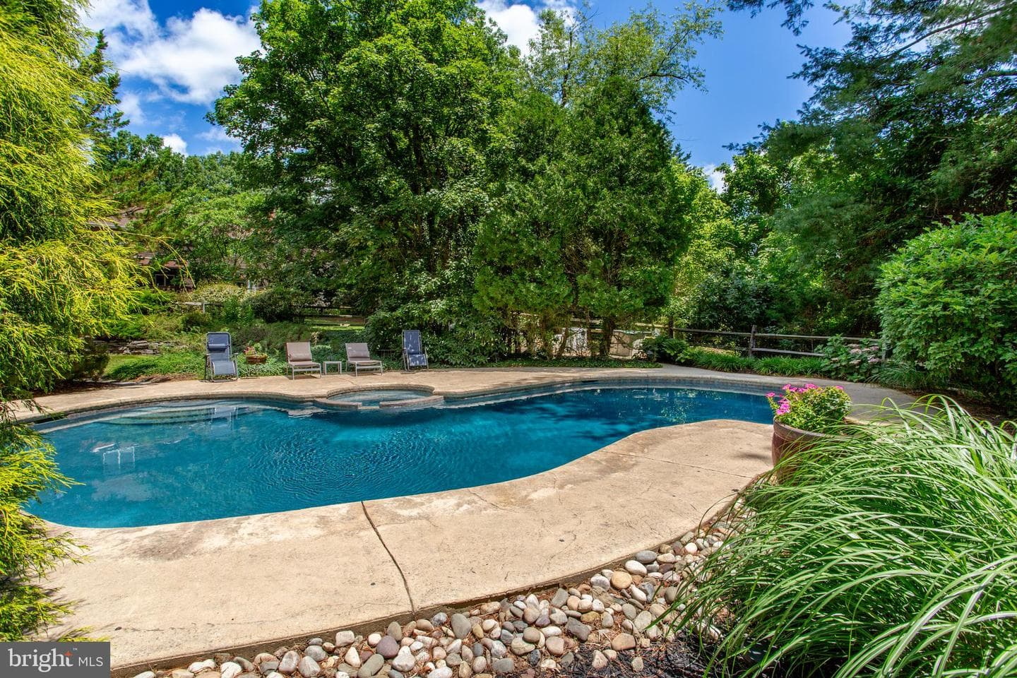 950 Camelot Road photo 89