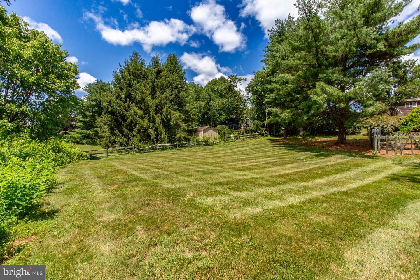 950 Camelot Road photo 95