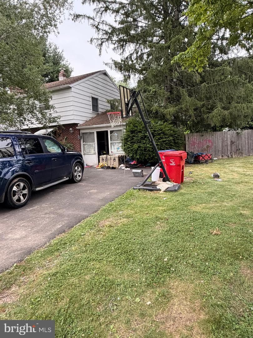 229 Luff Ln photo 3
