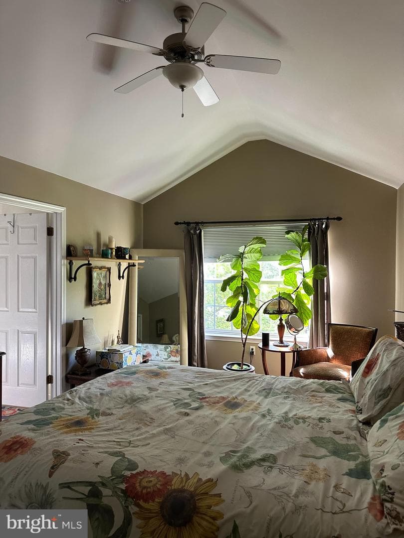 203 Oaktree Court photo 11