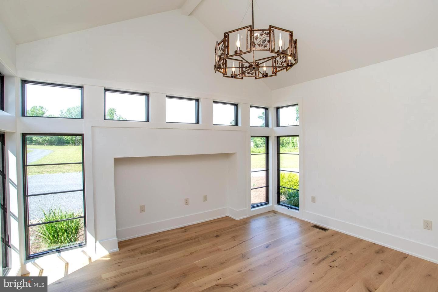 5823 Rodgers Road photo 24