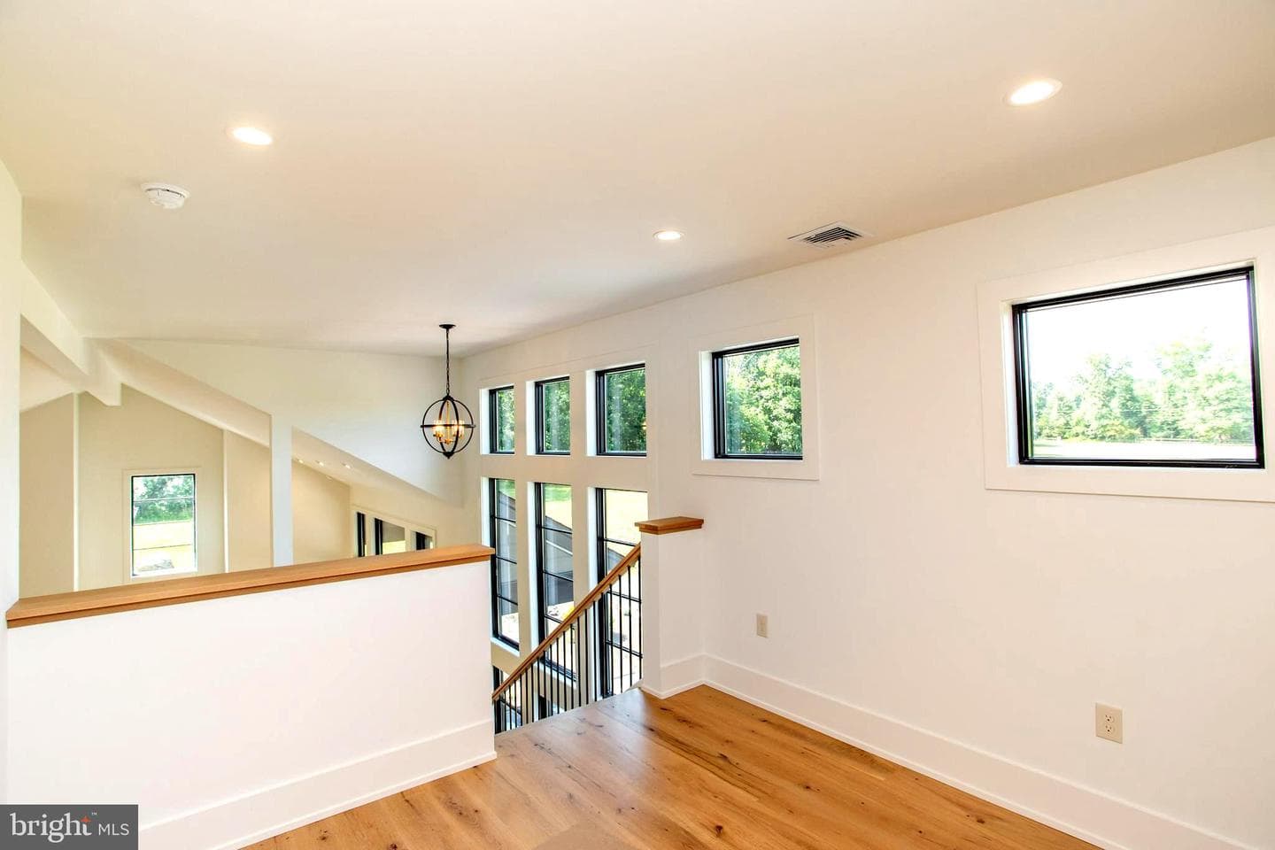 5823 Rodgers Road photo 35