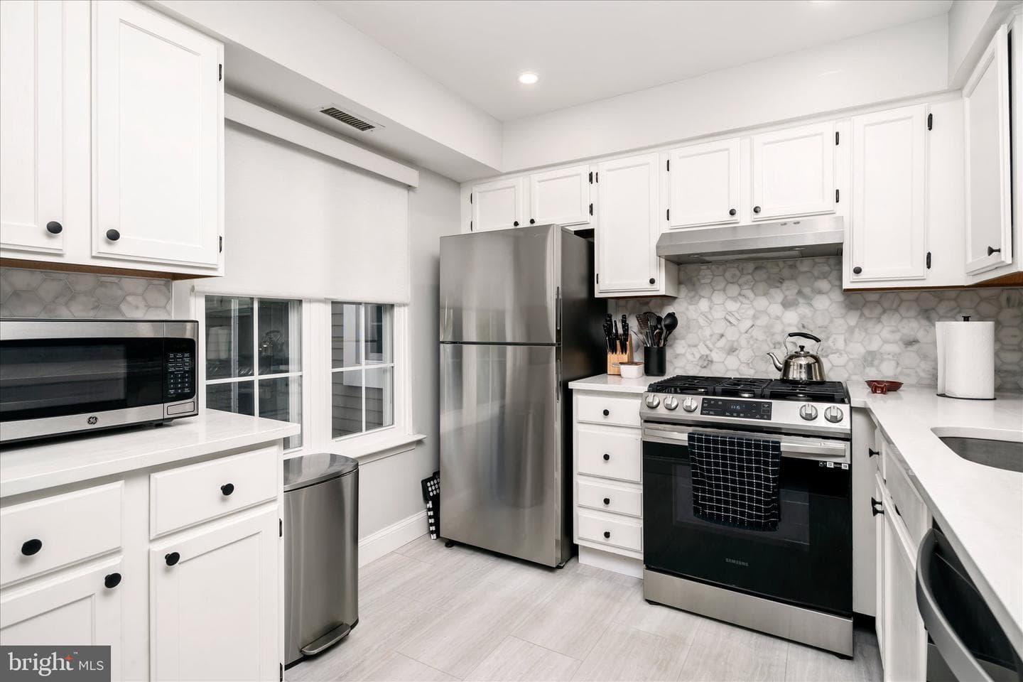 1609 Society Place photo 9