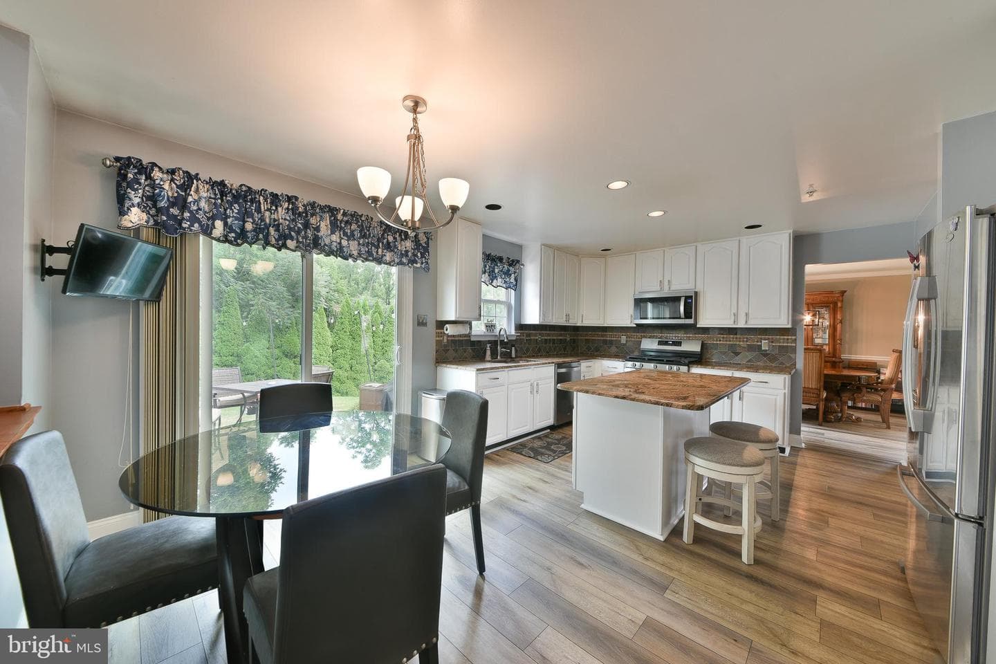 1015 Hickory Ridge Drive photo 19