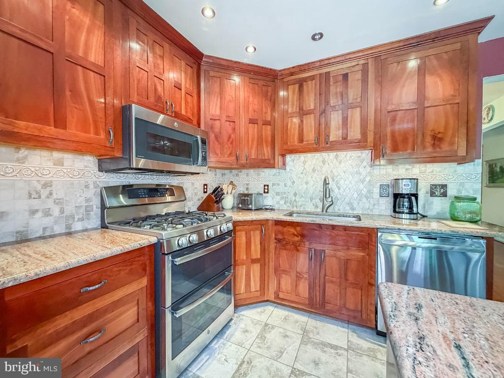 708 Harrowgate #66 photo 17